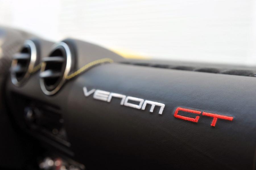 Логотип Hennessey Venom GT Yellow 2011 года  (фото 3 из 90)